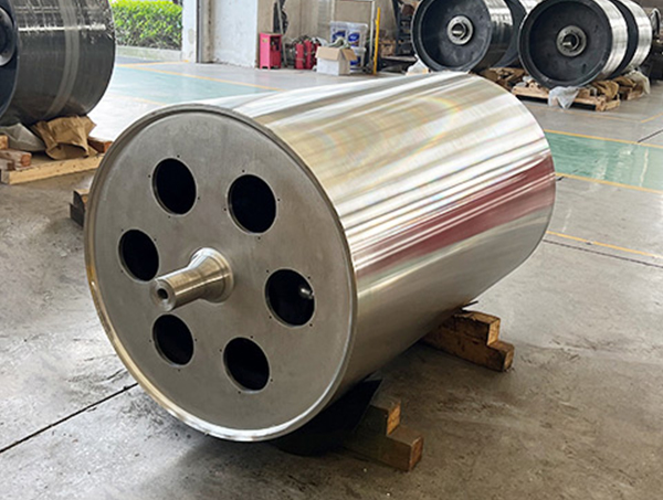 Válce z uhlíkové oceli: Komplexní průvodce typy, aplikacemi a údržbou